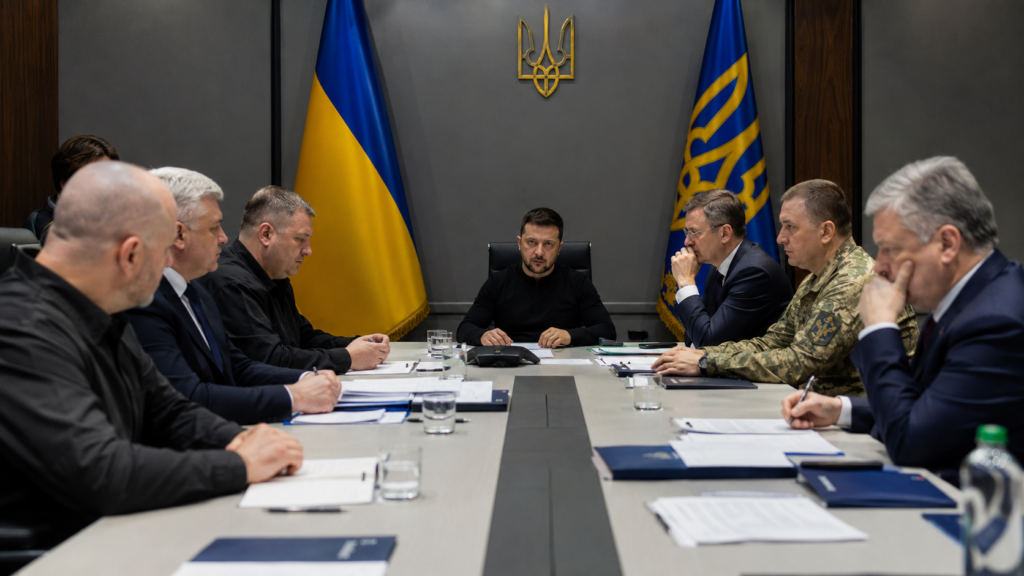 Що таке РНБО і яка її роль в Україні: склад, повноваження, рішення та вплив на безпеку держави нині