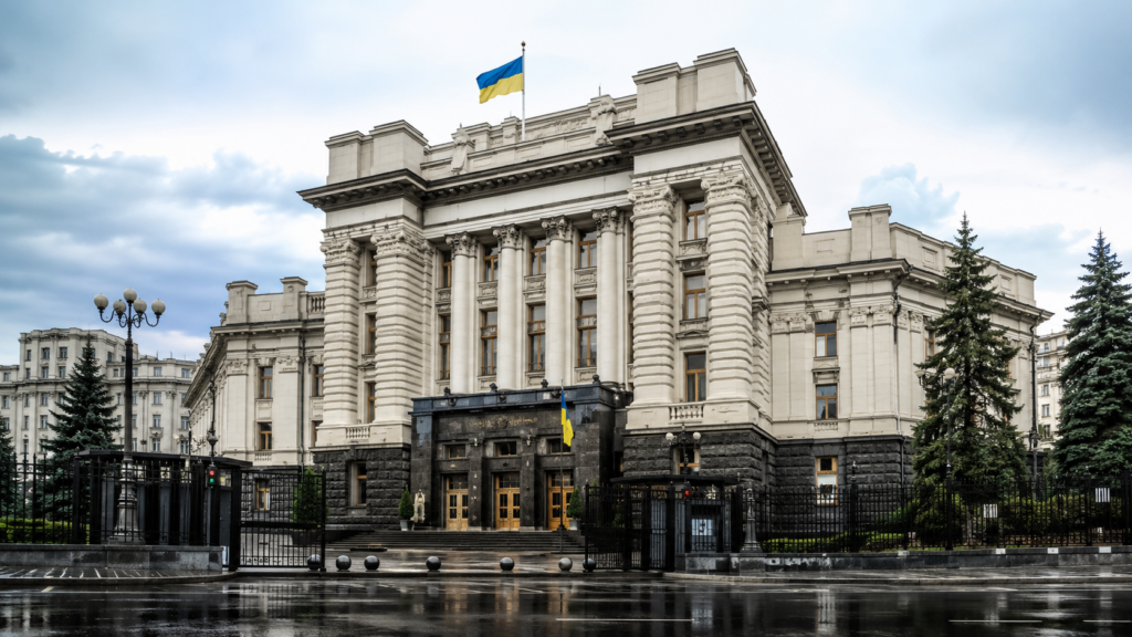 Що таке РНБО і яка її роль в Україні: склад, повноваження, рішення та вплив на безпеку держави нині